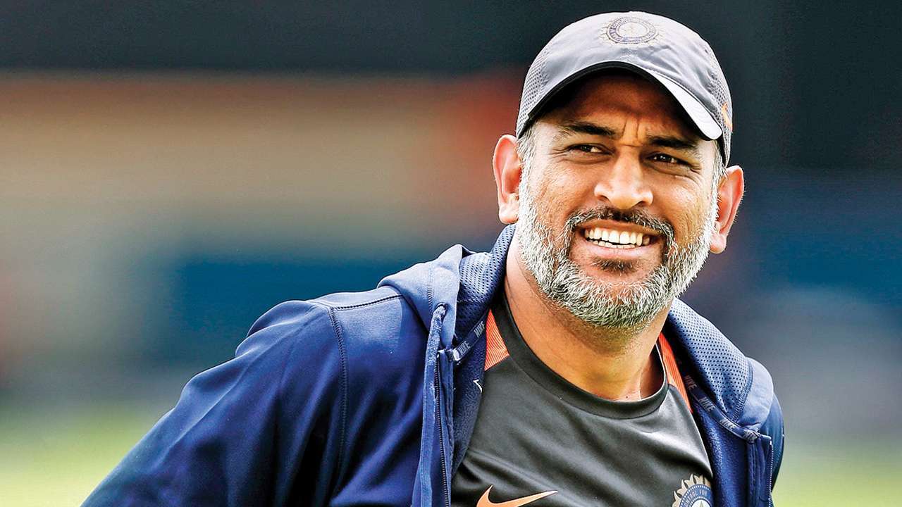 Mahendra Singh Dhoni&#39;s savage reply to a Twitter user goes VIRAL - Details here